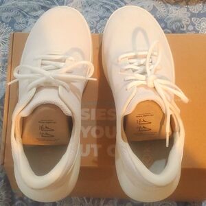 UNISEX                     KIZIK MADRID ECO KNIT SNEAKERS